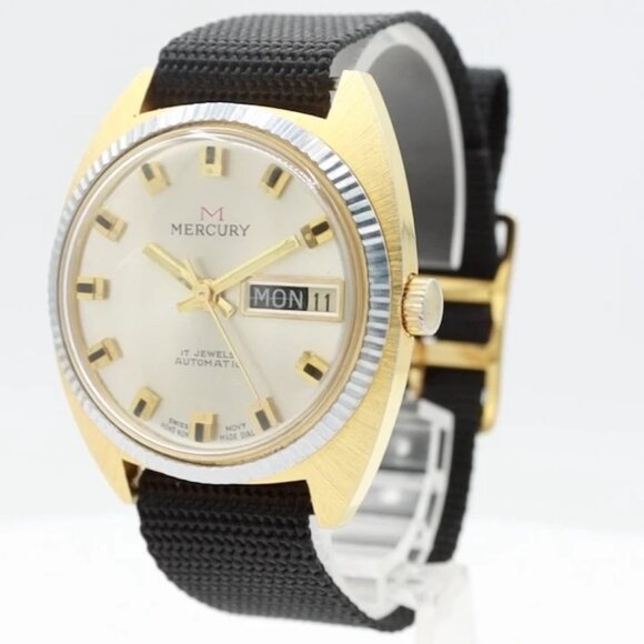 Vintage Mercury Fluted Day Date Men's Automatic Wristwatch 758 Swiss Gold Tone